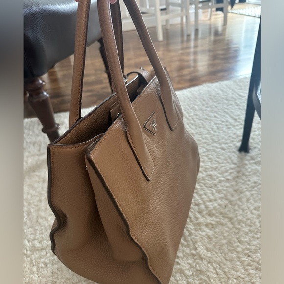 Prada tote Daino leather - Picture 3 of 13